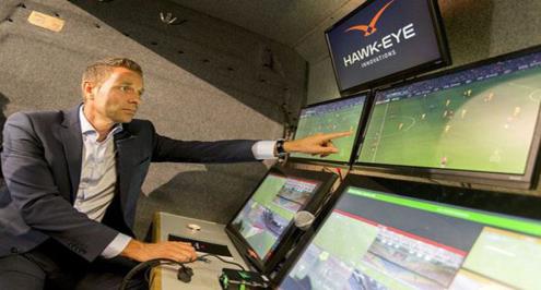 الاتحاد الإنجليزي يعتمد التبديل الرابع ويدرس "التحكيم بالفيديو"